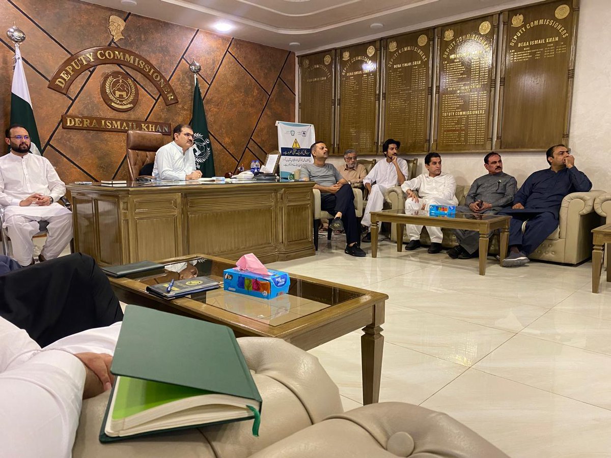PakFightsPolio's tweet photo. National Coordinator, National Emergency Operations Centre (NEOC), Muhammad Anwaar ul Haq visited Dera Ismail Khan to review the ongoing Sub-National Polio Campaign and assess vaccination activities on the ground.

During the visit, he reviewed vaccination services at Shorkot BHU, visited a BISP facility to assess opportunities for reaching eligible children, and joined polio teams in the field to validate vaccination activities and campaign protocols.

He also co-chaired the Evening Review Meeting with the Deputy Commissioner, where the district team reviewed campaign progress, operational challenges and priority actions to strengthen implementation and maximise vaccination coverage.

The visit reinforced the Programme’s focus on strong field supervision, timely corrective action and reaching every eligible child with the polio vaccine.

#PolioFreePakistan #EveryChildEveryTime #EndPolio #SNID2026