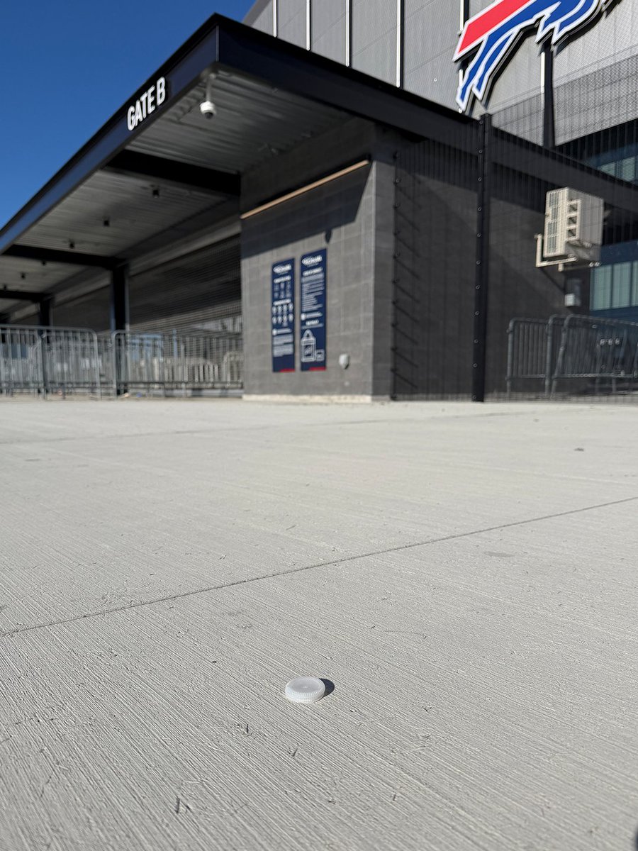 HighmarkStadm's tweet photo. Around 11am on Friday, September 25 we noticed a bottle cap outside of the Gate B entrance.
We wanted to be the first to report that our stadium operations team will have this cleaned up by Sunday’s game. 😉
Go Bills! https://t.co/QDwUsRFEuo