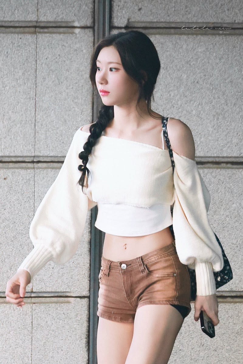 chaerpics's tweet photo. Body tea https://t.co/TPJrBVg3qW