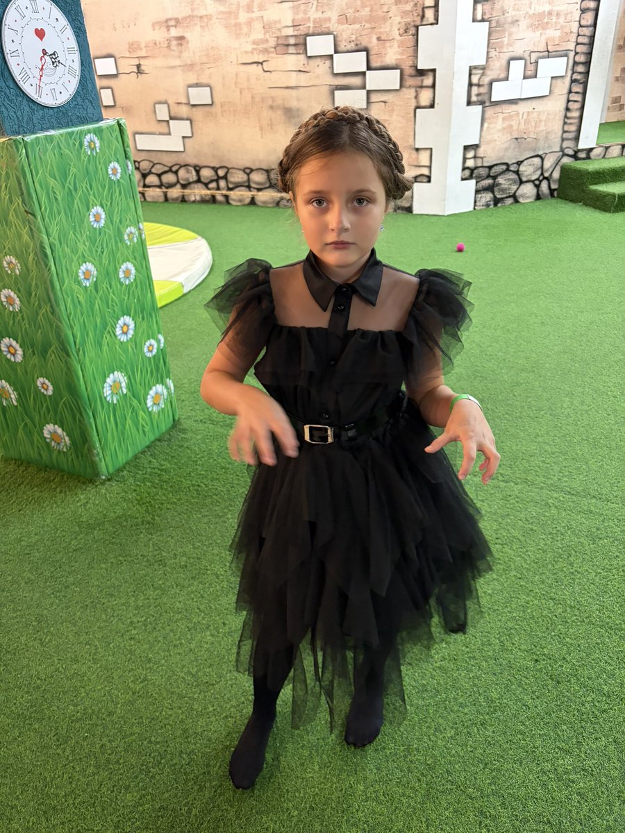 Sporty_mary93's tweet photo. Happy birthday my little storm cloud🖤
#wednesdayaddams #wednesdaynetflix #littledaughter https://t.co/J9dfSke9U7