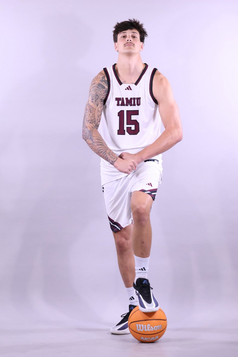 DustdevilMBB's tweet photo. Introducing 6’8 Forward from Rowlett, TX Luke Oxford! Luke is another returner for our program, this will be his 2nd year here at TAMIU. Outside of basketball Luke enjoys hanging out with family and friends, fishing, and walking his dogs. #dustem #TeamFamilyBelieve https://t.co/p1iQqhyKOw