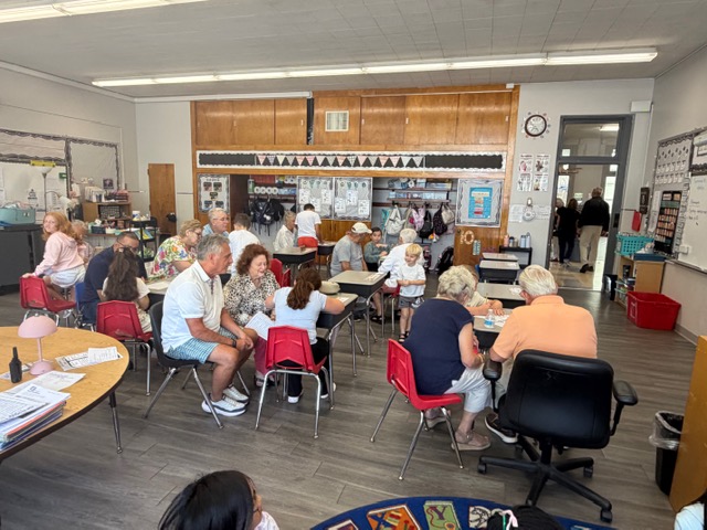 SMSMDerby's tweet photo. SMSM: Our recent Grandparents Day! Always a hit with our students and always fun to invite our grandparents into the classrooms.
https://t.co/KQCLsT6WRL
#smsmderby #SMSMGrade4 #GrandparentsDay #archdioceseofhartford #AOHCatholicSchools #SMSMStrong #wearesmsm https://t.co/bugFGNtjfo