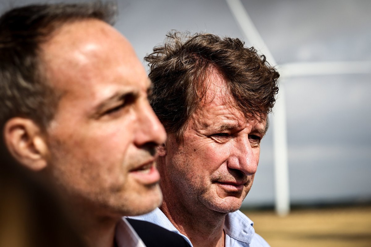 le_Parisien's tweet photo. Les Écologistes suspendent le sénateur écologiste Yannick Jadot du parti pour «une durée de trois mois»
➡️ https://t.co/qQWMpoo3S4 https://t.co/RYEdQDH227