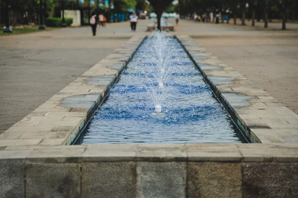 alcaldiagye's tweet photo. ⛲ Las piletas de Samanes vuelven a ser protagonistas.

La alcaldesa (s) @taticoronelf recorrió el Parque Samanes y constató el funcionamiento de sus siete piletas, como parte del seguimiento permanente a este espacio que recibe alrededor de 140.000 visitantes al mes. La gestión impulsada por el alcalde @aquilesalvarez continúa recuperando y mejorando uno de los principales puntos de encuentro de Guayaquil.