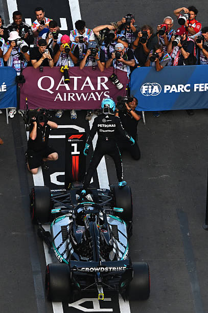 krisg7gr63's tweet photo. George Russell on Championship:

“I still keep believing and keep fighting until it’s no longer possible. But I don’t feel any pressure. I feel excitement every time I get in the car now, simply because I feel more confident in myself.”

OH I HAVE PRAYED FOR THIS DARLING!🩵🫶🥹😭👏