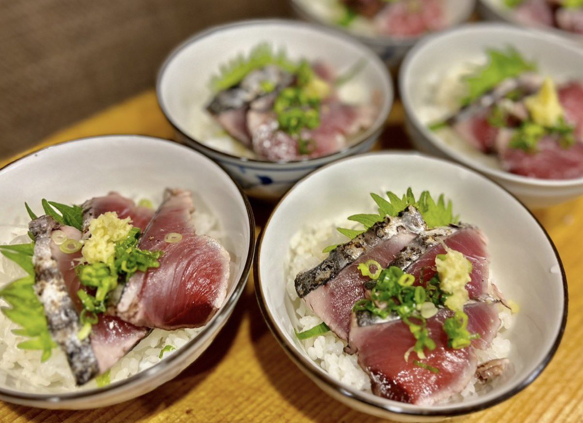 pong3665's tweet photo. 9月25日 土曜日
11時～通し営業　
開店から全メニュー提供で飲めます
ランチメニュー14時まで提供
 
●ランチ本日丼：かつお塩タタキ刺し丼
●鮮魚：本日カワハギ入荷あります！もちろん肝付

#鮮魚天ぷら酒場さわいち 
#あぺたいと上板橋店
#城北中央公園付近
#上板橋体育館付近 https://t.co/pAPpsLsKsZ