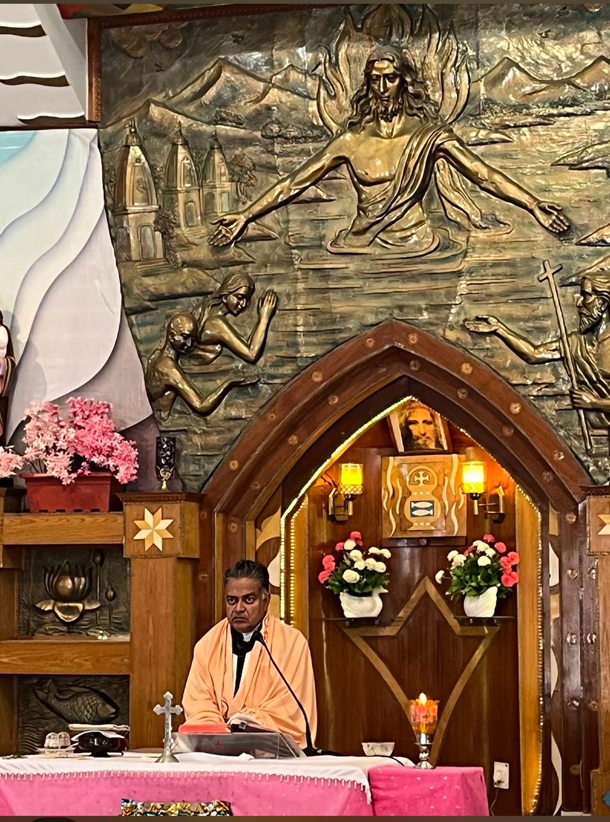 JIX5A's tweet photo. There is a Church, named Prithvipal Sadan, Catholic Church पृथ्वीपाल सदन, कैथोलिक चर्च. Laxman jula, 159, Badrinath Marg, next to Mahanada Apartment, Tapovan, Rishikesh, Uttarakhand 249192, India. 

These are the people that are taking Christians to the cave! They  are the ones telling people about Arundati Guha and are calling it Jesus Cave.. I know Mexicans who know about this cave,  as Jesus Cave and went there two years ago. 

There is also “The Pentecostal Mission Church ” in Rishikesh

37QG+VC8, Pentecostal church, Ugrasen Nagar, Rishikesh, Uttarakhand 249202, India
