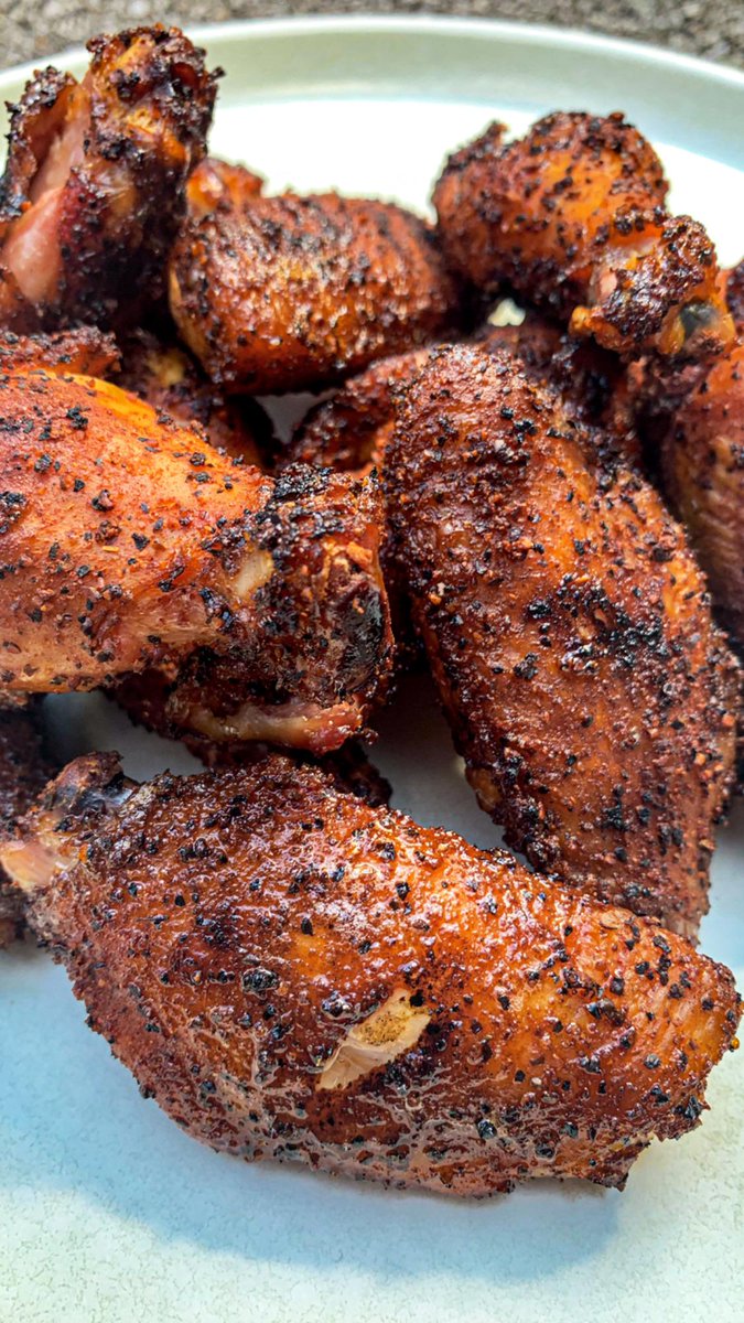 FoodPleaser's tweet photo. Nashville Hot Wings https://t.co/TF4w8k7f9T