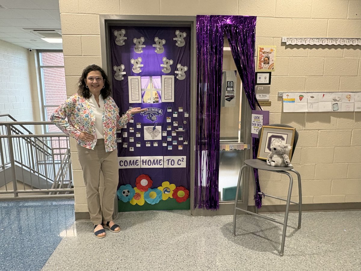 FulmerFalcons's tweet photo. π Congrats to our College Door Contest winners! π₯ Keely Ballentine, 8th Grade CounselorβUSC Aiken; π₯ Dr. Mary Davis, SLPβColumbia College! Thanks to our GEAR UP partnership for helping Fulmer students explore college & bright futures! π #GEARUPWeek #Lex2 https://t.co/pN1y8xBtzs