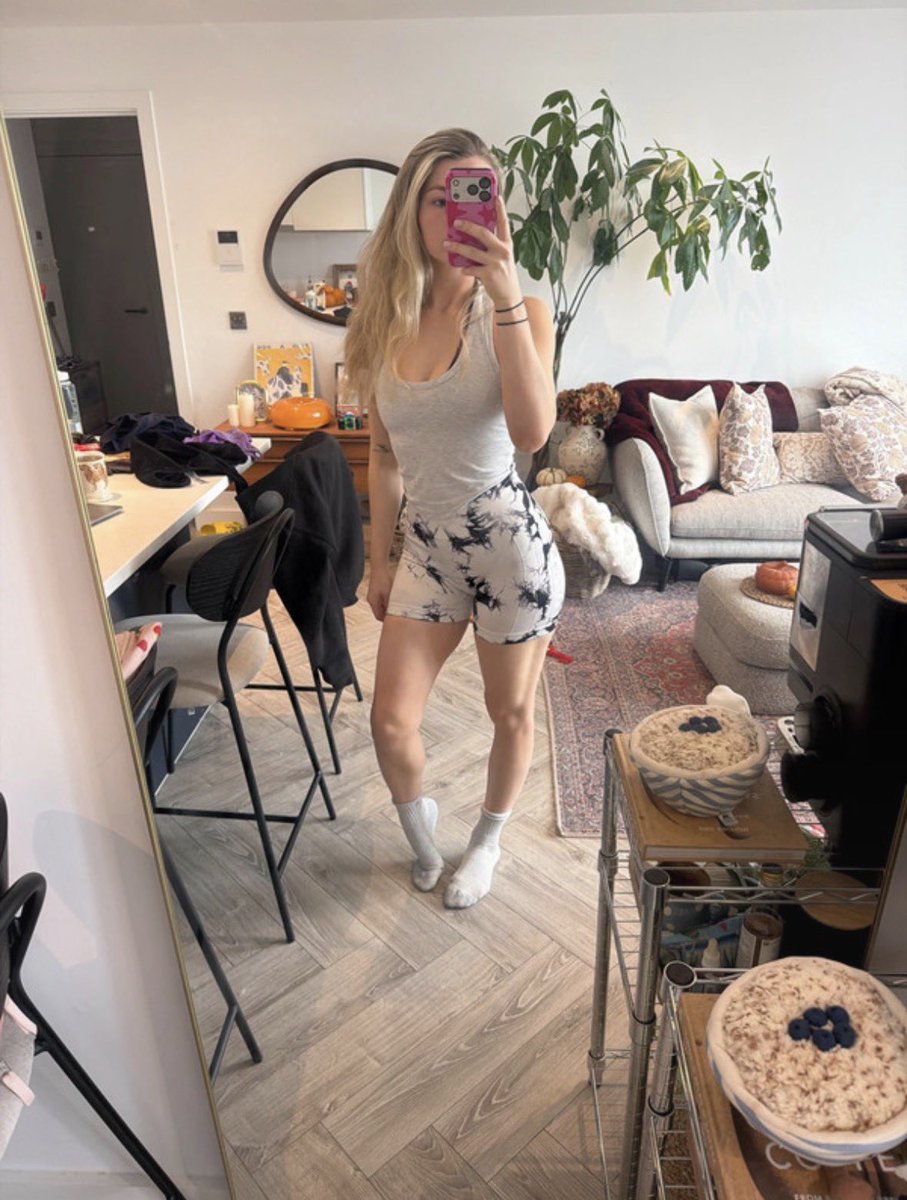 VINTED_BABES's tweet photo. Vinted
Tie dye shorts scrunch bum
denziljcruz

https://t.co/svBYSQwDkO https://t.co/rvPoJOp0rz