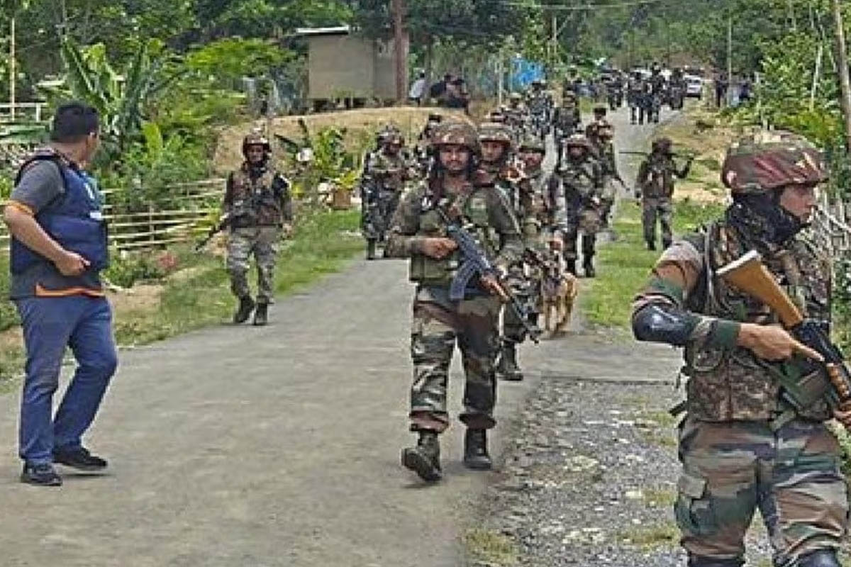 bharatxpresurdu's tweet photo. AFSPA Extended by Six Months: منی پور میں تازہ تشدد کے بعد بڑا فیصلہ، مرکز نے 6 ماہ کے لیے پورے ریاست کو ’بدامنی زدہ علاقہ‘ قرار دیا https://t.co/vcWlKgK988 
#CentreGovernment #ManipurAFSPA #Manipurnews #ManipurViolence #NortheastIndia https://t.co/wvEf7np2iz