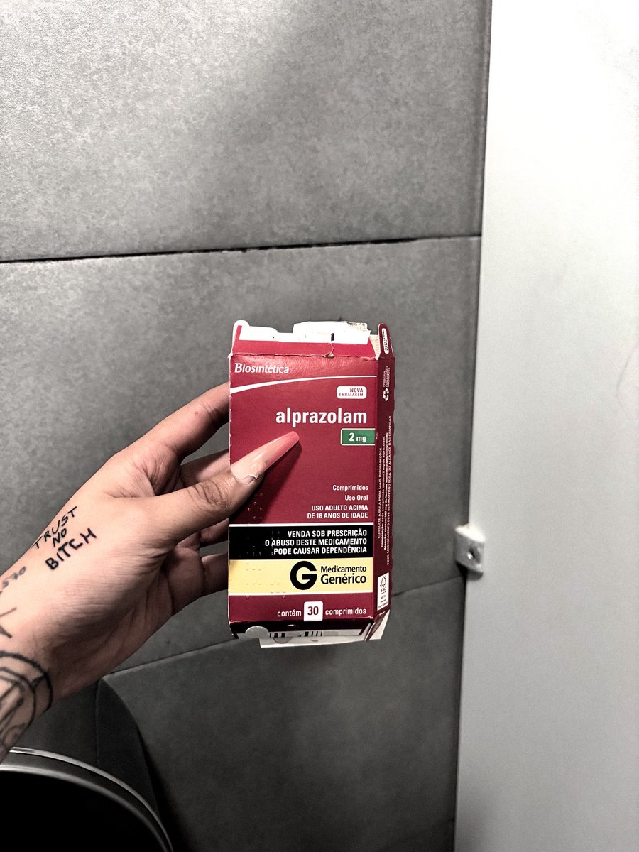 clonazeprincess's tweet photo. qeria ter guardado so a caixinha p coleção de caixa de remedio ☹️

#drugtwt https://t.co/IbJCPBHJDs