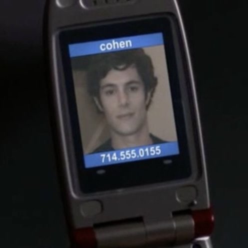 newportarchives's tweet photo. seth cohen was THE blueprint for the hot but weird nerd stereotype https://t.co/NdP9YDvnhC