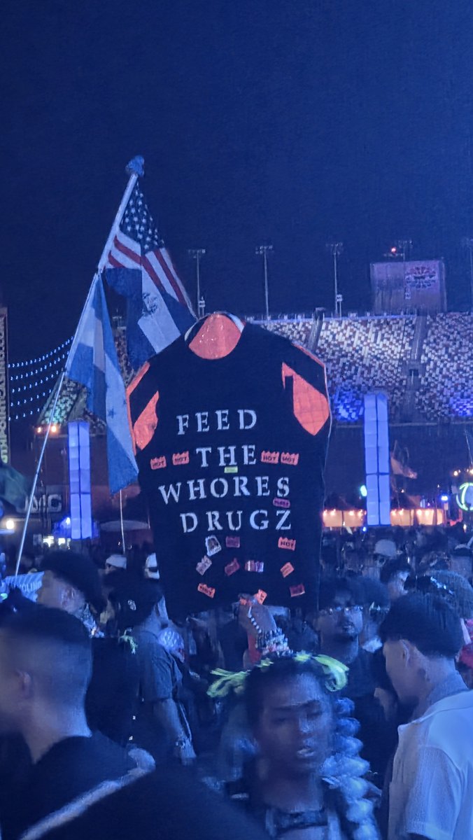 hoe_swway's tweet photo. For those who love to #rave. If we ran into each other..... would u have treated me like a lil slutty in public or taken me to the back😈  #DLs #curious #straight #edc #femboy #gay #dominant #submissive #naughty #bi https://t.co/wfw04YFyxA