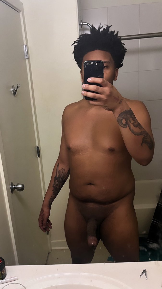 LTHSOLALFRED's tweet photo. I’m The Chubby Weedman With The 9inch Girthy Curve 🍃🍆🪝 #ChicagoFreaks #Chicago #ChiFreaks https://t.co/gMdXR6lM4Q