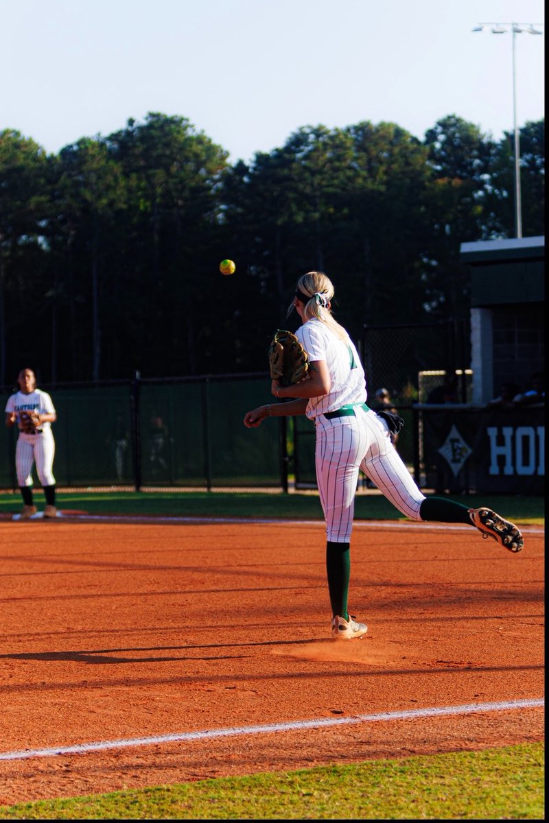 AlyssaHartman28's tweet photo. Big Game Tonight‼️‼️ 
📍Prince Avenue 4:45
💚💚💚💚 https://t.co/kOz0s5YIPv