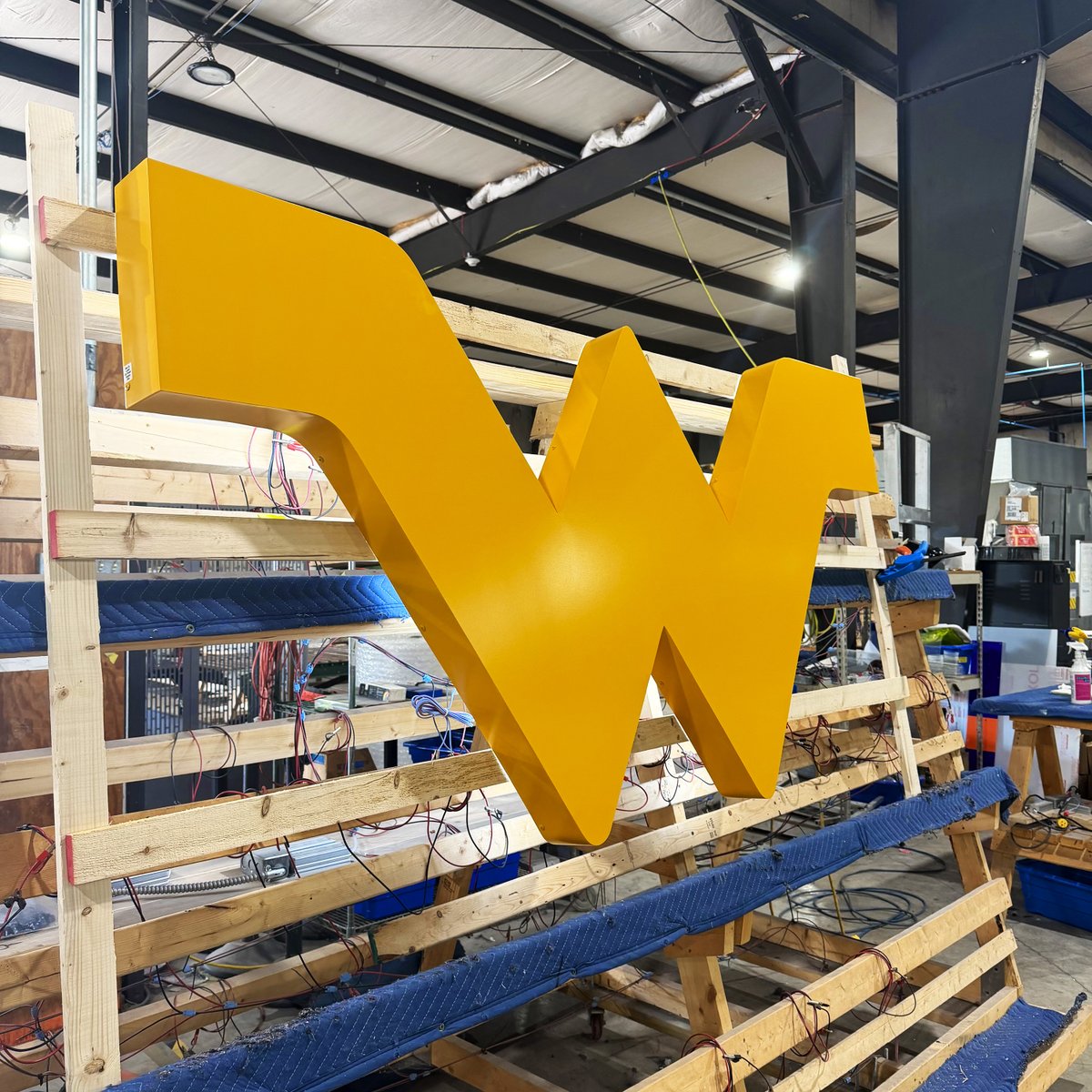 SignFabInc's tweet photo. From #customcabinets and #logos to #contourchannels, #dimensionalsignage, and unique #fabrication, we can help turn your customer's idea into a finished sign.

We Are The One-Stop Shop For All Your #SignageSolutions.
 🌐https://t.co/5tMP7cTKUY https://t.co/KhVg4xj3f8