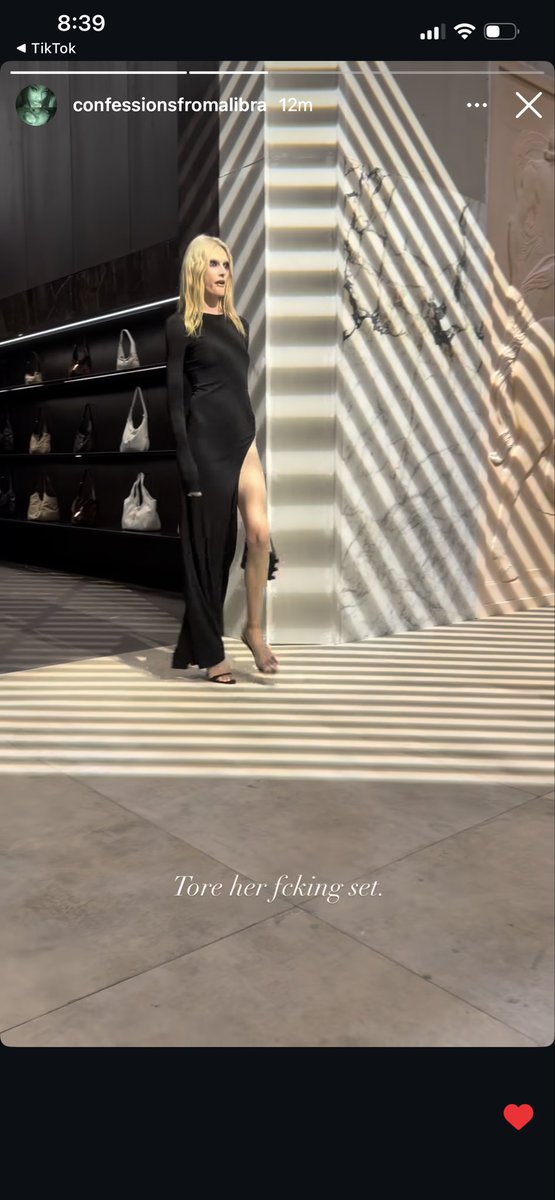 MsTroll2U's tweet photo. Front row views from Trinity at Gucci 

Admiring the incredible Alex Cosani and Anok Yai  #TrinityxGucciSS27 @gucci https://t.co/6cuiI3OVq4