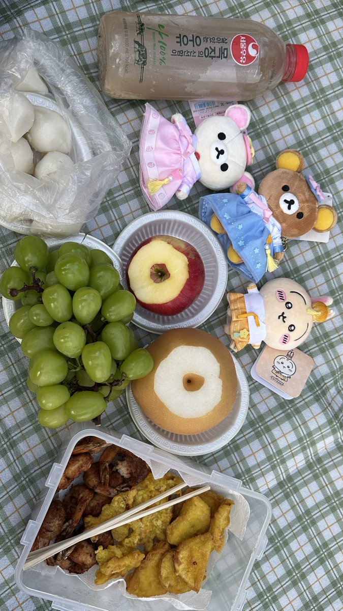 9jikuma's tweet photo. 즐거운 한가위 보내시길 ....... 🍡 https://t.co/WruNLWB0wM