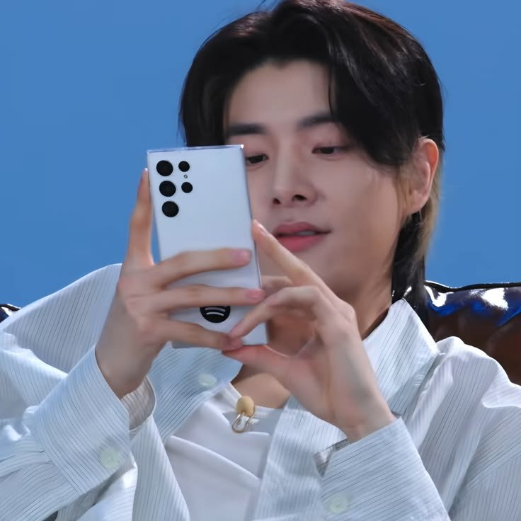 s8hx12_'s tweet photo. แค่ท่าถือทอสับก้บ่งบอกละ 😙 เมะเคะแยกง่ายมาก https://t.co/SaUhgO5xhF