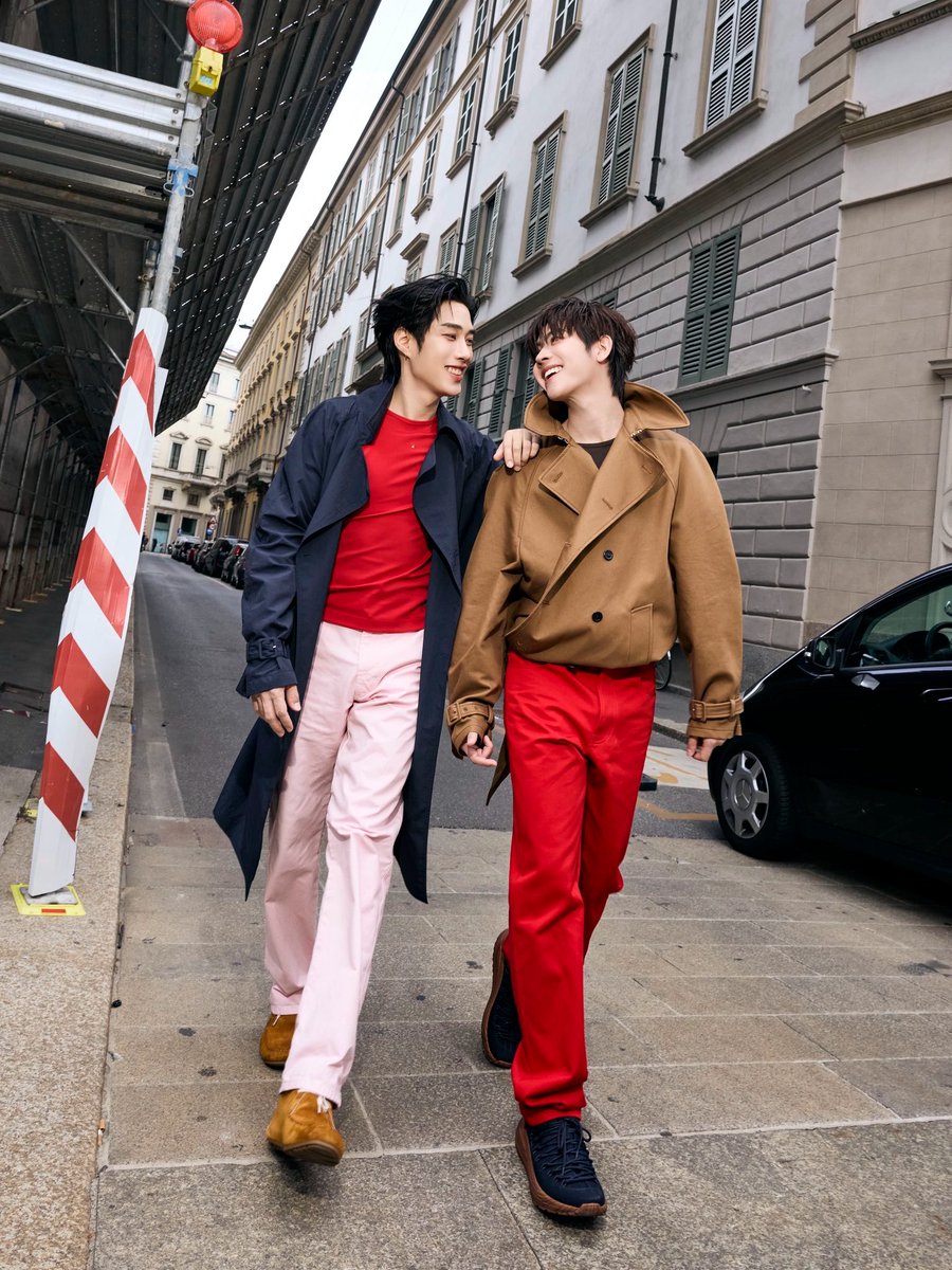 npblent's tweet photo. UM NOVO CAPÍTULO EM MILÃO! Tle e FirstOne chegam à Milan Fashion Week para o desfile da MOSCHINO Primavera/Verão 2027.

A dupla mergulha no universo da maison italiana, onde expressão, atitude e a identidade única da MOSCHINO se encontram em uma nova temporada.

TLE FIRSTONE AT MOSCHINO SS27
#MOSCHINOSS27xTLEFIRSTONE #MOSCHINO #TLE_mtm #Firstone #TleFirstone