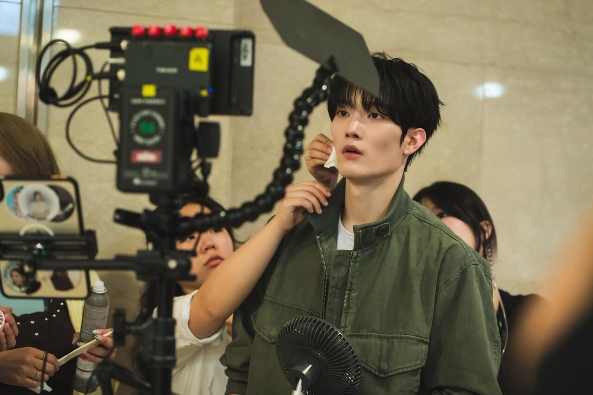 TheAsaDiary's tweet photo. The cast of #DiveIntoYou is already winning us over with their chemistry...

Kim Ji Yeon, Park Seo Ham, Jang Se Hyuk &amp; Moon Seung You praised their teamwork ahead of the drama’s September 26 premiere. https://t.co/KgwSKblmxU
