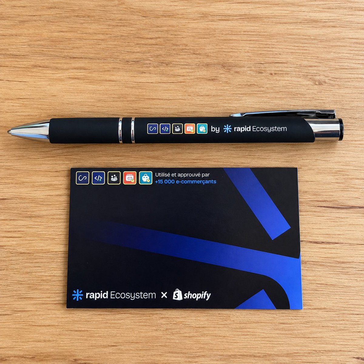 MarouRapid's tweet photo. Qamar Ecom organise l’un des plus gros events e-commerce de Paris… et ils nous ont invités 🤝

Un vrai privilège pour Rapid Apps d’être la ce dimanche 27 septembre

Gros respect à @ismail_zly et à toute l’équipe Qamar Ecom pour ce qu’ils construisent et pour réussir à réunir autant de monde autour de l’e-commerce

Rapid Apps aura son stand sur place et un membre de notre équipe sera là toute la journée pour vous rencontrer, échanger et répondre à toutes vos questions sur nos apps et l’écosystème Shopify

Et évidemment… on ne vient pas les mains vides 👀 
Le merch Rapid sera là aussi regardez-moi ces stylos 😍

Merci encore à Ismail pour l’invitation
On se retrouve dimanche 27 septembre à Paris