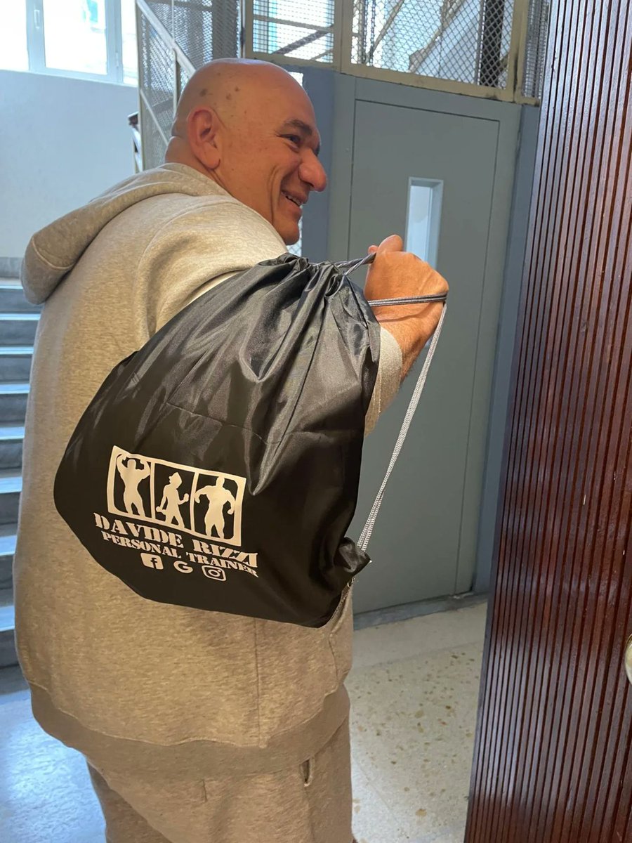 CoreenHanock's tweet photo. Anche Enzo ha iniziato. Fai come lui: fai la scelta giusta e portami con te. https://t.co/fPW0PfEEmW