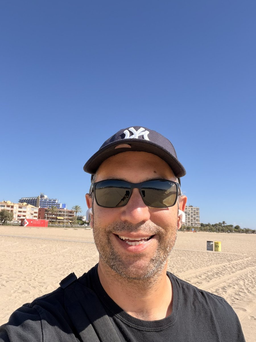marcos_placona's tweet photo. I'm 42.  

Solo founder from the UK via Brazil. Running an agency and a SaaS. 

Looking to connect with more builders &amp; indie hackers! https://t.co/BF15VCpmp7