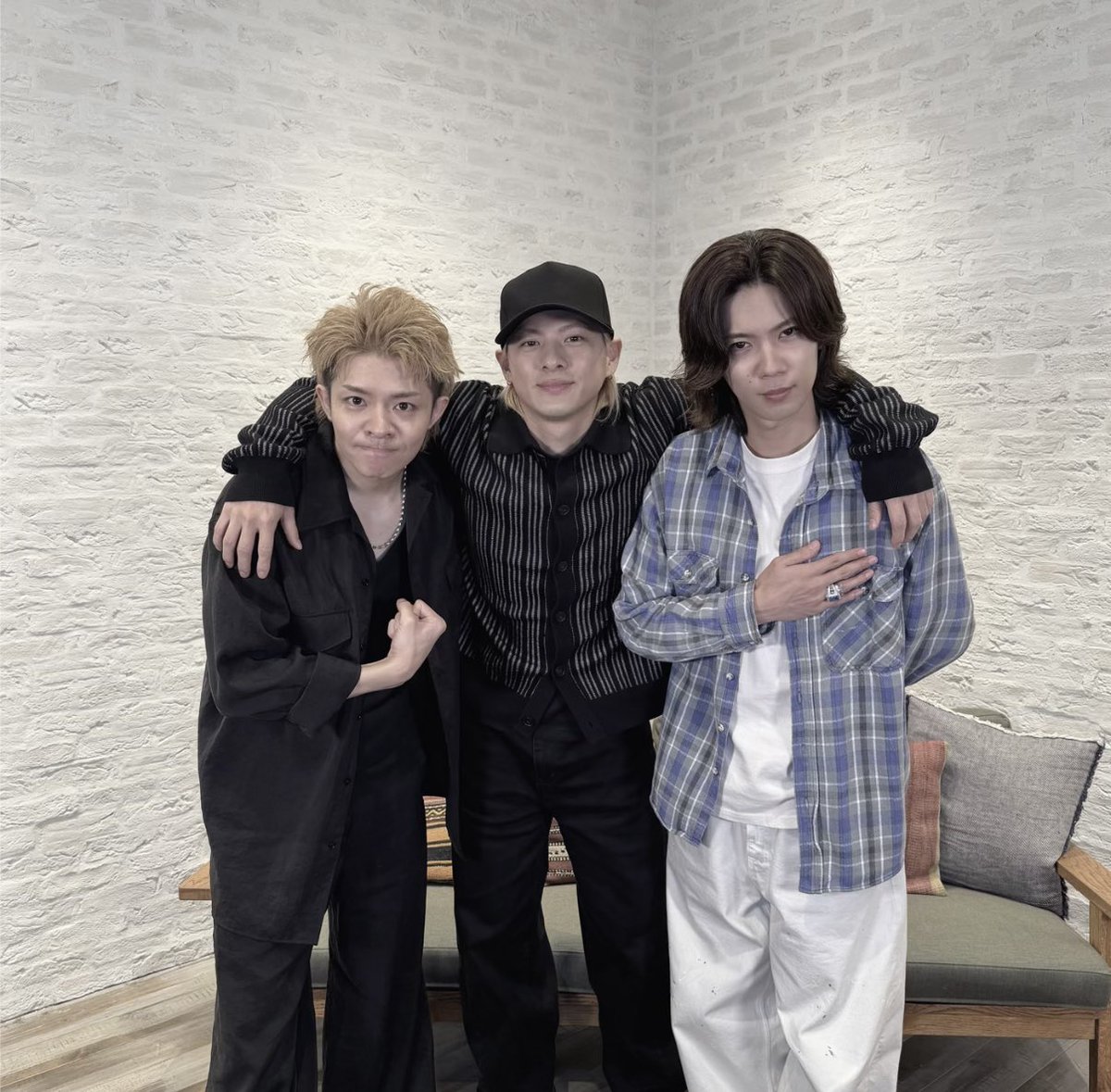 futagozanomama's tweet photo. らいんみゅの3人可愛い🥹 https://t.co/7CAYqcPkkl