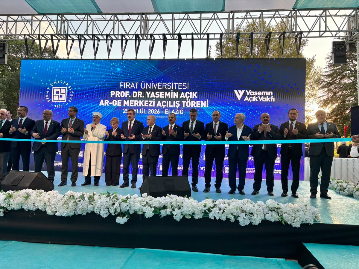 isselmanoglu23's tweet photo. Cumhurbaşkanı Yardımcımız Sayın Cevdet Yılmaz’ın teşrifleriyle gerçekleştirilen Fırat Üniversitesi Prof. Dr. Yasemin Açık AR-GE Merkezi Açılış Töreni’ne; Valimiz, Milletvekillerimiz, Belediye Başkanımız, Fırat Üniversitesi Rektörümüz ve İl Protokolümüzle birlikte katıldık.

Fırat Üniversitemizin bilimsel kapasitesine güç katacak, yeni nesil araştırma ve inovasyon çalışmalarına öncülük edecek AR-GE Merkezinin  Üniversitemize ve Elazığ’ımıza hayırlı olmasını diliyor; başta Sayın Prof. Dr. Yasemin Açık olmak üzere emeği geçen herkese teşekkür ediyorum.

@Akparti 
@abuyukgumus
