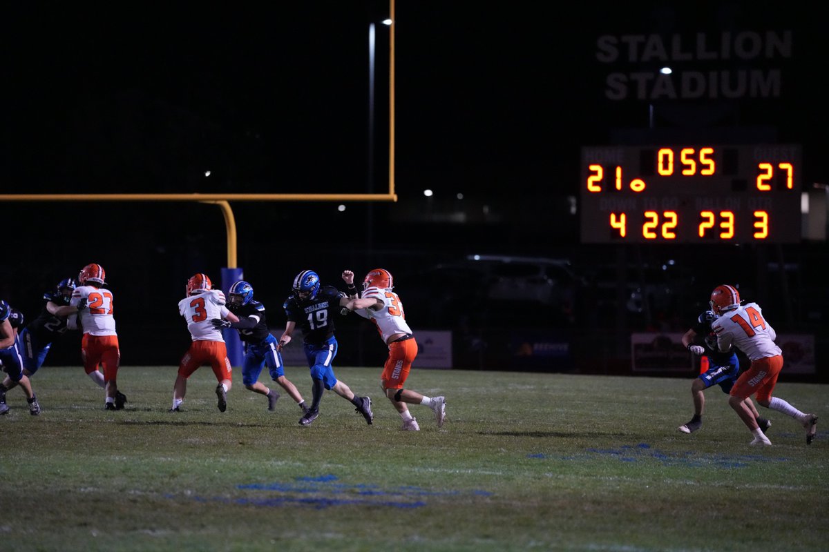 Carter_Hudson19's tweet photo. Homecoming game tonight! Let's Go!!!  

Cheered at the powder puff game. 
Homecoming parade/game today!
Friday night lights!
Homecoming tomorrow!

(Pics from last weeks game) https://t.co/Mu04geOwAR