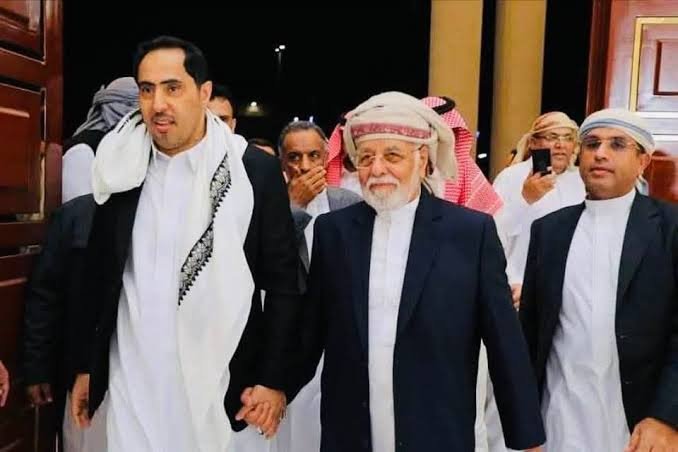 Twitt_2030's tweet photo. 📣 يا أهل الجنوب العربي يا أهل النخوة والغيرة و المروة كيف يحكمكم ثلة من جماعة الاخوان المسلمين ممثلين بفرع الجماعة في اليمن المسمى التجمع اليمني للاصلاح الذي فيه 
 نائف البكري قيادي بالحزب !!
 عبد الله العليمي قيادي بالحزب وغيرهما الكثير !!
ناهيك أن مجلس الدواب من أعضاءه 42 قيادي بحزب الاصلاح !!
ووزارات بأكملها في الحكومة اليمنية وزراءها قيادات في حزب الاصلاح !!
سؤال مفتوح للشرفاء ...... 
#اليمن #السعودية #مصر #باب‌_المندب #المخا #الاخوان_المسلمين