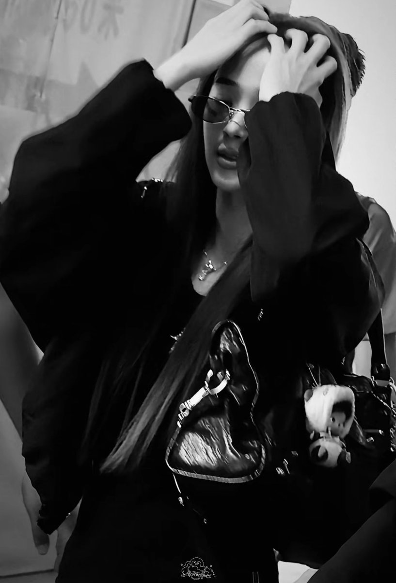 love00rrukk's tweet photo. 🤍: Film comes across as... more masculine 
🗣️: You can tell she's tougher than you just by her walk?
🤍: She walks like a Bang Rachan warrior, like she's on her way to punch someone

Namtan knows her babe (❤️‍🩹) TOO WELL 

The Celebrities X NAMTANFILM
#TheCelebritiesTHxNamtanFilm https://t.co/eybMkS3OqS