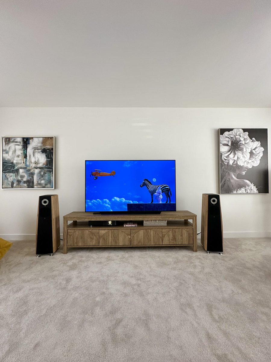 hifilounge's tweet photo. A really nice install of firsts to end the week, our first Atlantis Lab install with the AT16 Pro #speakers partnered with our first @NaimAudio Uniti Star Lite install, really nice stylish and elegant system 👌
#hifi #audiophile #atlantislab #naimaudio #luxury https://t.co/P4HY5gJt9R