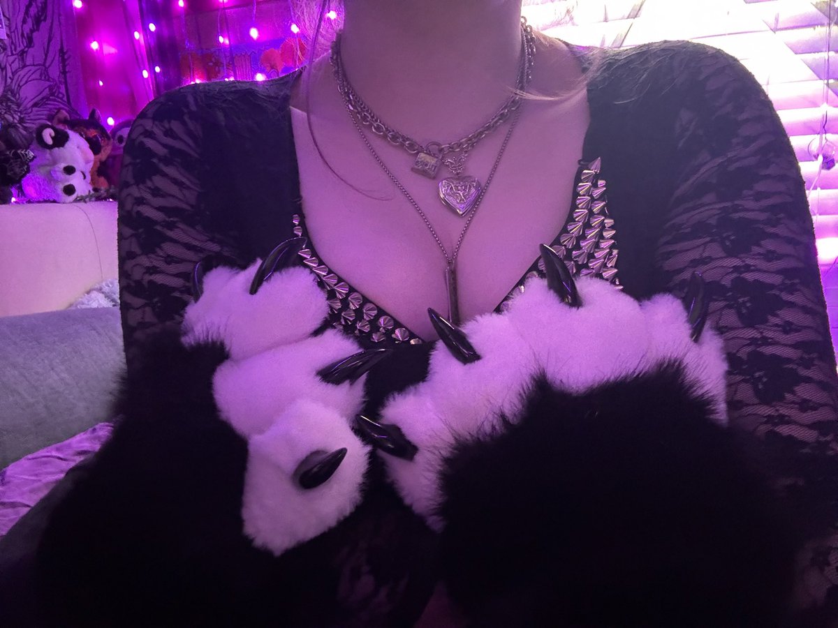 vampyjunk's tweet photo. lemme give u a rawrjob xD https://t.co/aQu3pcLjht