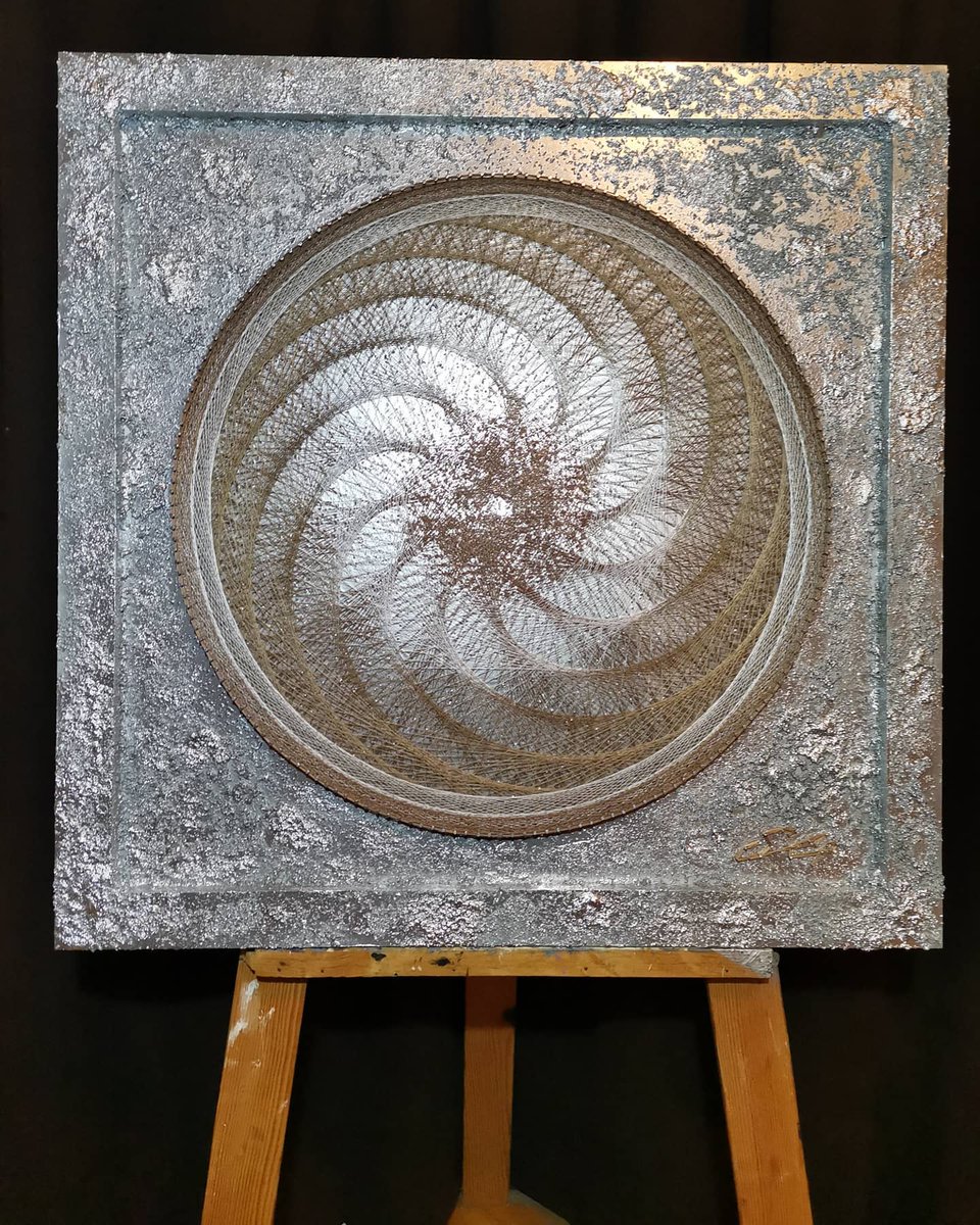 ShelaBeadyrd's tweet photo. Created with the string art technique—handcrafted wood, nails, and thread brought together into one unique piece. https://t.co/q9Awydrqgj
