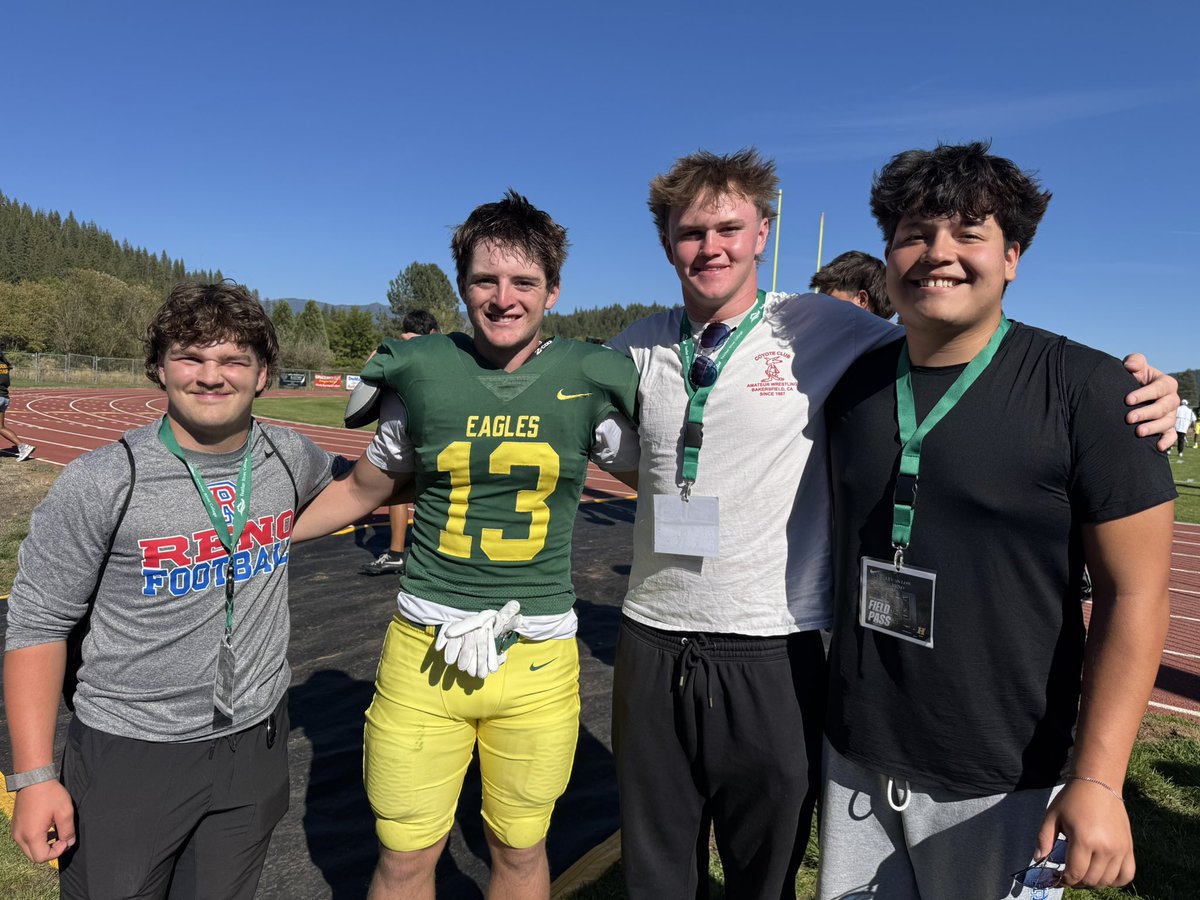 SellersFBEli23's tweet photo. I would like to thank @CoachG_FRC for the game day invite!! You guys put on a show! Also great to meet @coachDLcrazy Look forward to staying in contact. It was great seeing some buddies.

@CoachEricRamos @CoachWintch @CoachDomitrovic @CoachMelly_FRC @TonyDoucette16 @low_lucass @Lochrangregory