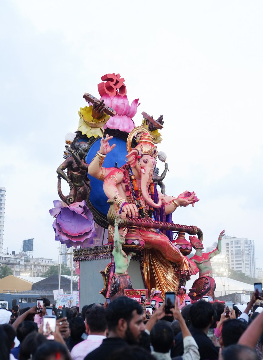 Dev_Fadnavis's tweet photo. #Mumbai #GaneshVisarjan #AnantChaturdashi https://t.co/EqcriyCs6K