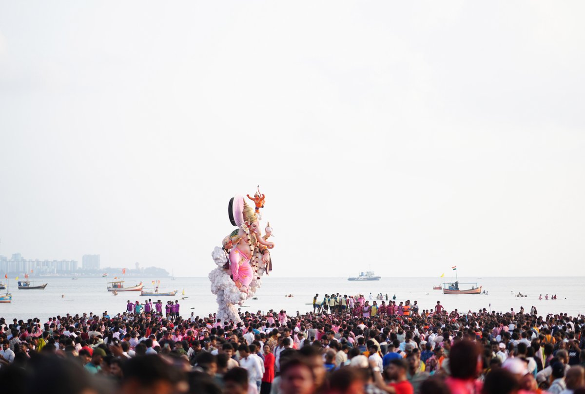 Dev_Fadnavis's tweet photo. #Mumbai #GaneshVisarjan #AnantChaturdashi https://t.co/HAHXFVCTO0