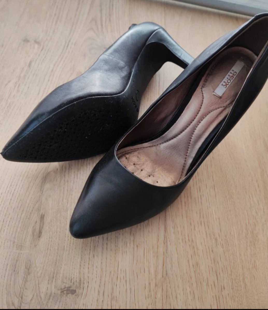 EleniSkye's tweet photo. My newest babies - ready to wear and see the world. WHO will be the new owner in 6 weeks?❤️💸 https://t.co/DNiFcBu4Ao