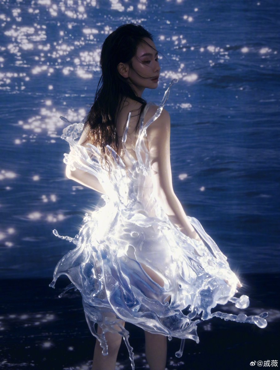 cafewindows's tweet photo. qi wei's look for bazaar gala 2026 https://t.co/6YV7rJHali