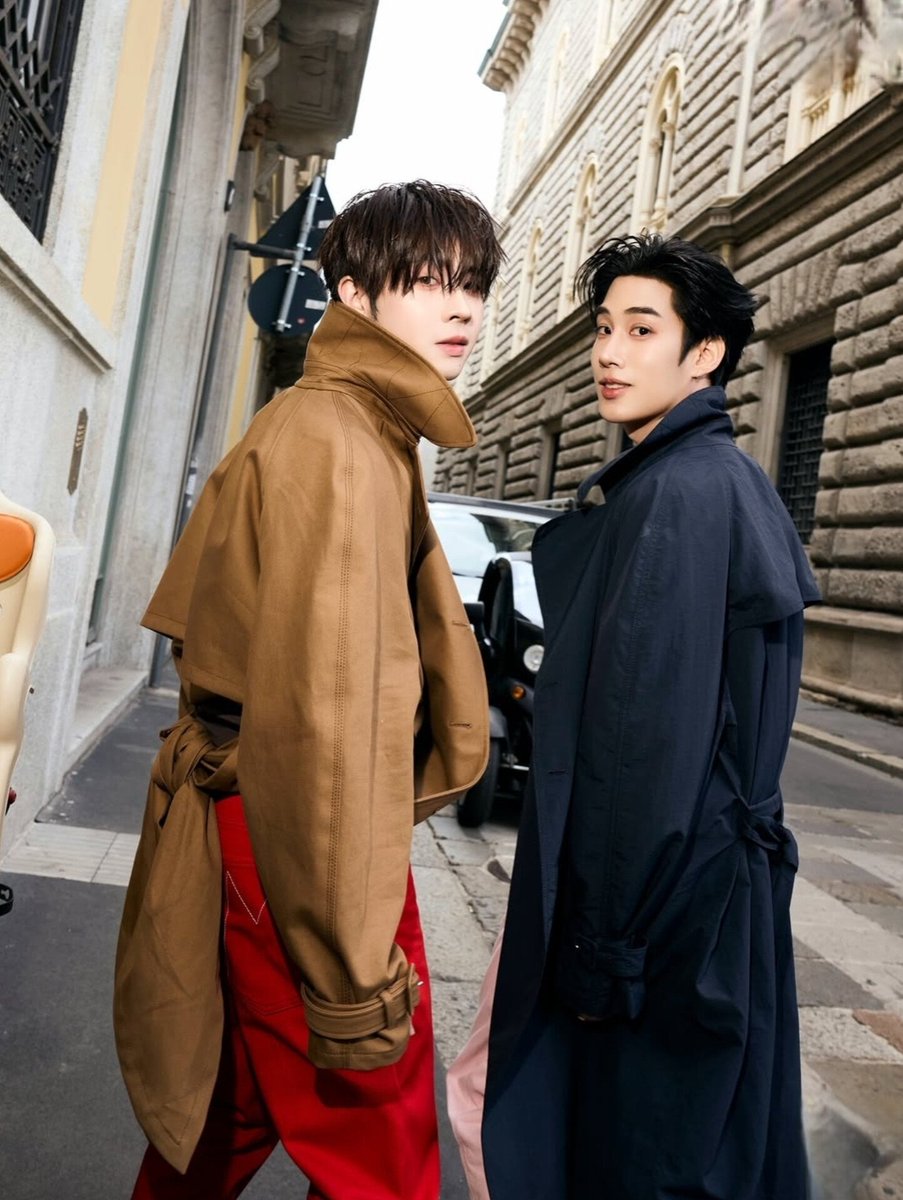 Hello_asian's tweet photo. มิลานสะเทือน !!! เติ้ล - เฟิร์สวัน กับ Fashion Week ครั้งแรก  สุดอันตราย !!! 
หล่อสะใจ vibe นี้สะเทือนมิลาน จริง
TLE FIRSTONE AT MFW 2027

#MOSCHINOSS27xTLEFIRSTONE

ตรงนี้มีน้ำตา !! ภูมิใจ ในการเติบโตนี้จัง
เติ้ล -เฟิร์สวัน พร้อมสู่วงการแฟชั่นแล้ว ทุกคนนนนน 

#MOSCHINO @Moschino
#TLE_mtm #Firstone
@TLE_mtm @firstone_wnk
