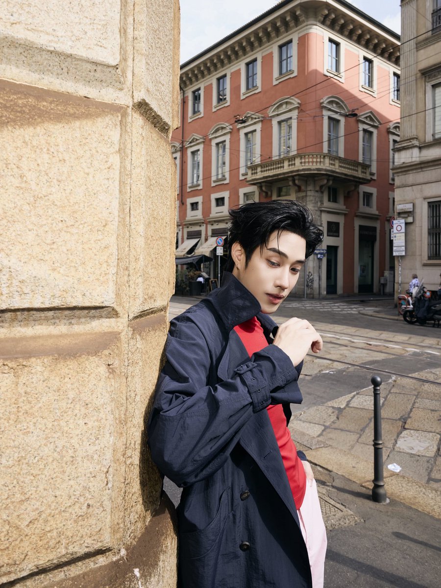 Hello_asian's tweet photo. มิลานสะเทือน !!! เติ้ล - เฟิร์สวัน กับ Fashion Week ครั้งแรก  สุดอันตราย !!! 
หล่อสะใจ vibe นี้สะเทือนมิลาน จริง
TLE FIRSTONE AT MFW 2027

#MOSCHINOSS27xTLEFIRSTONE

ตรงนี้มีน้ำตา !! ภูมิใจ ในการเติบโตนี้จัง
เติ้ล -เฟิร์สวัน พร้อมสู่วงการแฟชั่นแล้ว ทุกคนนนนน 

#MOSCHINO @Moschino
#TLE_mtm #Firstone
@TLE_mtm @firstone_wnk