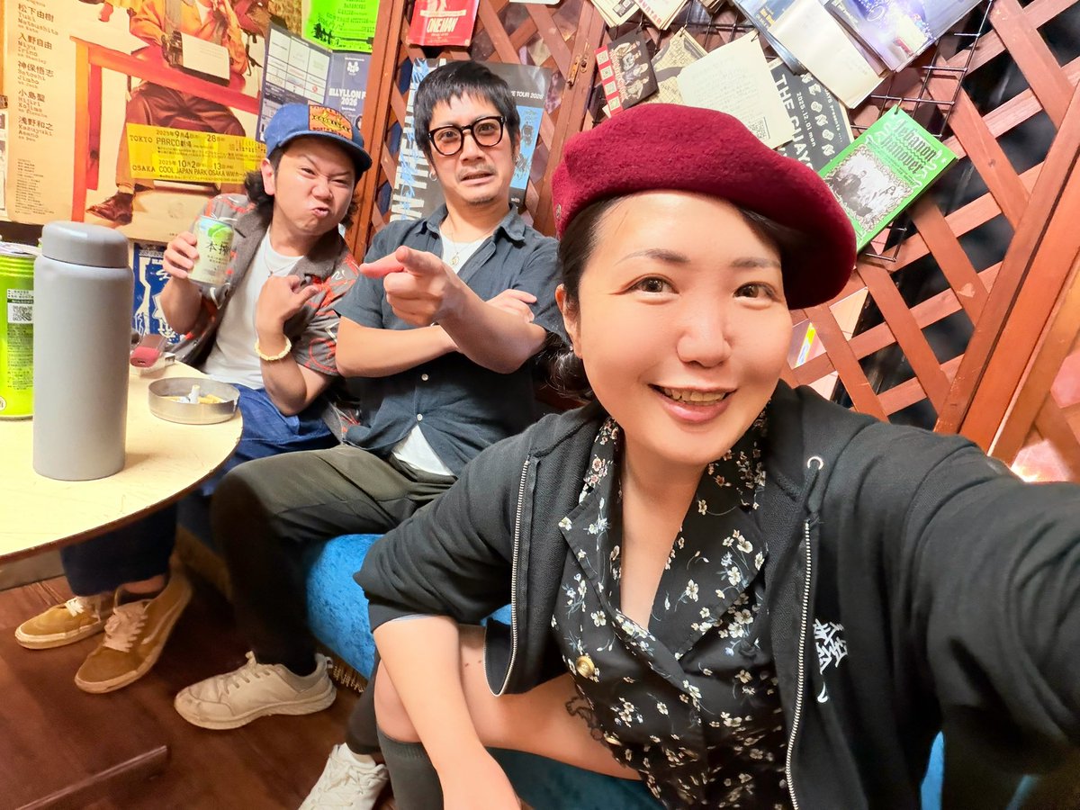 mowamowahitomi's tweet photo. 今日はベース弾く新しいバンドのスタジオでした！キーをその場であげるの、展開がむずめな曲達だし運指に脳みそのカロリーいったけどその分めちゃドパって楽しかった😂！ https://t.co/wTkLyiGbMu