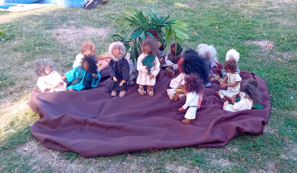 Redenswert's tweet photo. In der Miteinanderkirche, unserem Kindergottesdienst, hieß es heute "Zeit für Gemeinschaft" und eben die wünsche ich euch auch für dieses Wochenende 🫂 https://t.co/n1aKtC3v5C