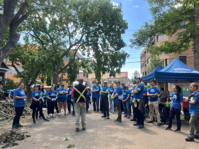 CanadianNatural's tweet photo. Our Surface Land team recently spent the day helping the City of Calgary and the Wilder Institute/Calgary Zoo by taking down older trees in the city that were scheduled for removal, so they can be reused for animal habitats at the zoo. https://t.co/BijVGsWk4e