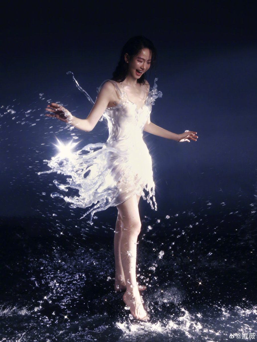 cafewindows's tweet photo. qi wei's look for bazaar gala 2026 https://t.co/6YV7rJHali