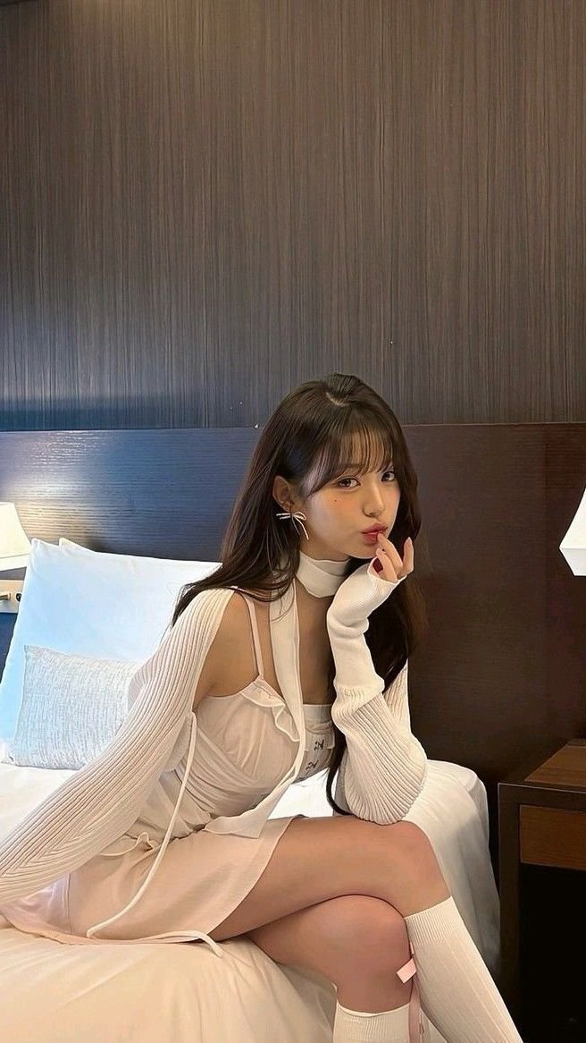 ARTherapy_offi's tweet photo. 𝔸ℝ 𝕋𝕙𝕖𝕣𝕒𝕡𝕪 관리자
성향:돔
💗:대들다가 망가지는 ���가🖤
💔:말 안 듣는 아가,질 생각 없는 아가,고어
특징: 남자든 후타든 다 받아요,근데 돔은 안 받아요,나는 망가질 아가가 좋아요,🖤☺️

X:@Wxnyouxng 

오면 뇌 질질 녹을 준비해요 아가,☺️🖤
#연능 https://t.co/QQ7THZ8OOj