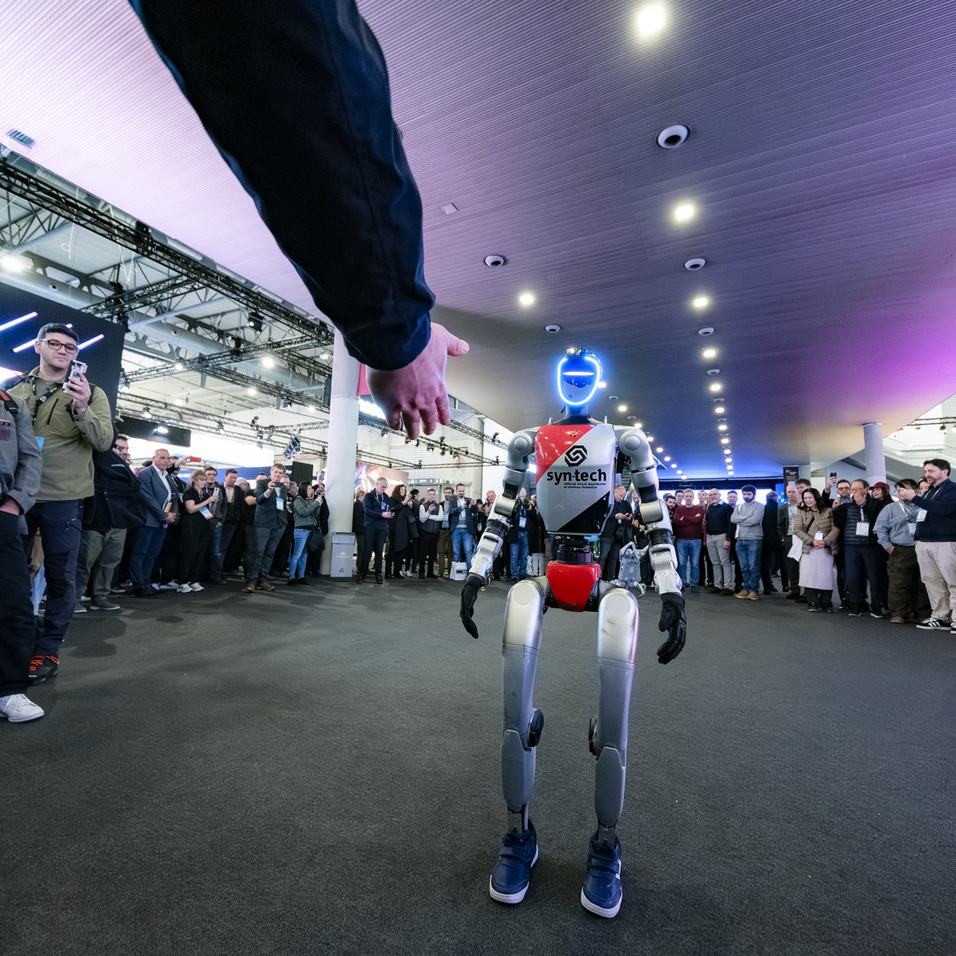 ISE_Show's tweet photo. Some of the AV industry's biggest names make their boldest statements here. The Multi-Technology Zone at #ISE2027
Step into an immersive walkway
A drone show sketches a figure in the night sky
Humanoid robots draw a crowd on the show floor
https://t.co/15Z61e9m0x https://t.co/Doa1uDuOy4